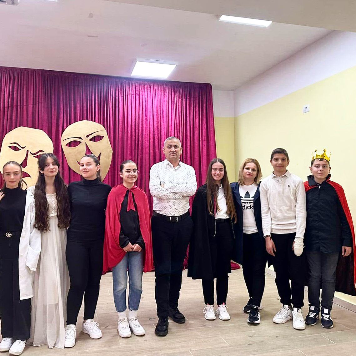 Sfidat e një profesioni – Intervistë me mësues Mondin